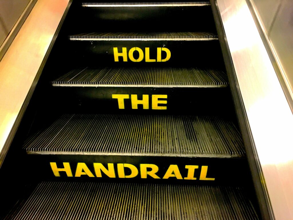 hold-the-handrail