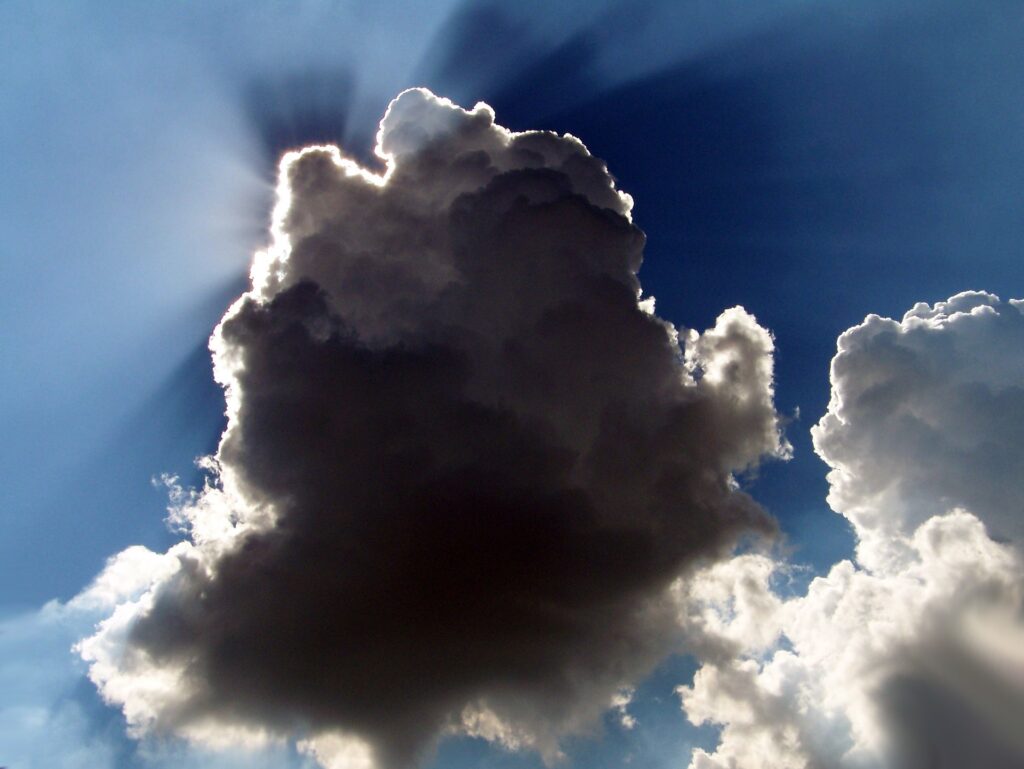 clouds-sun-ray-silver-lining