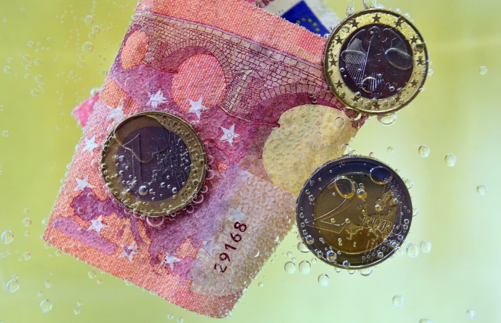 money-laundering-aml-euro