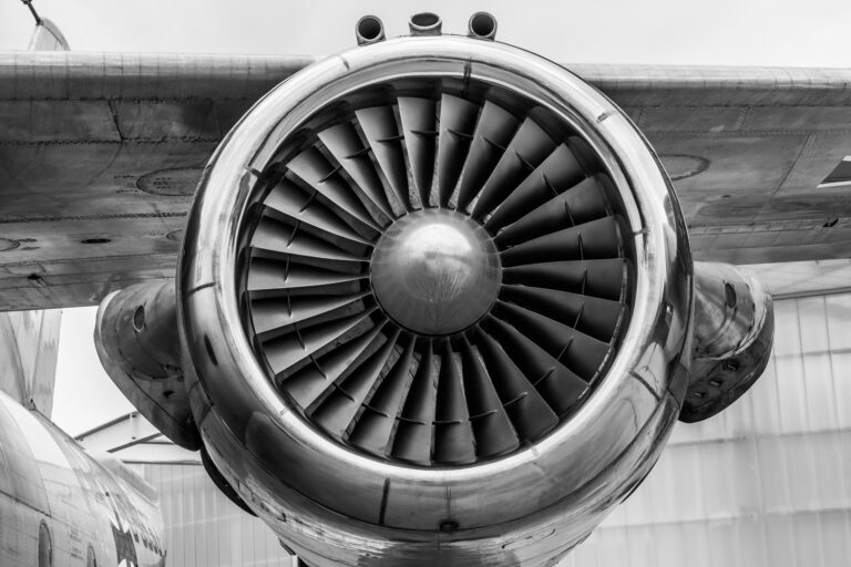 A picture of an aeroplane's engine.